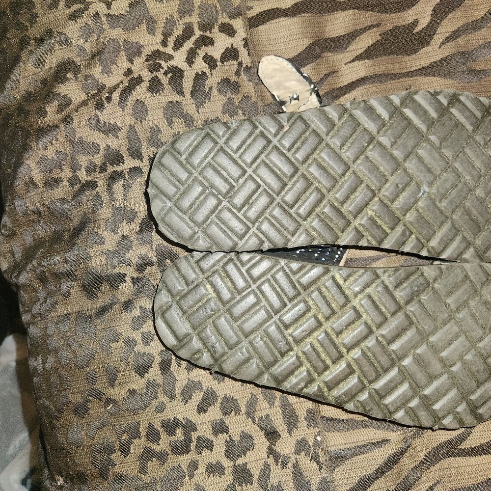 Women's size 7 and 1/2 White mountain sandal